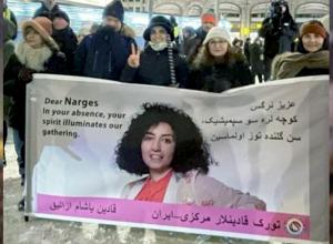 حضور نماینده زنان ترک ایران در تجمع مدنی در محل اهدای جایزه صلح نوبل به نرگس محمدی
